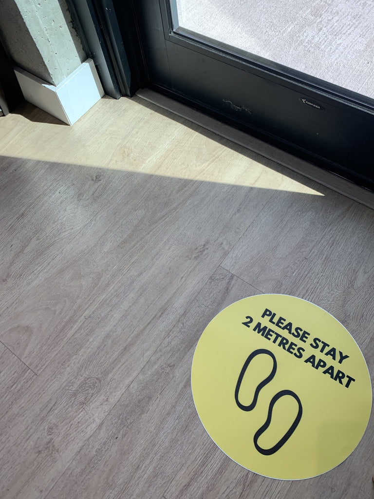 Floor Sticker - PLEASE STAY 2 METRES APART 12" Round - Surrey Sign Shop